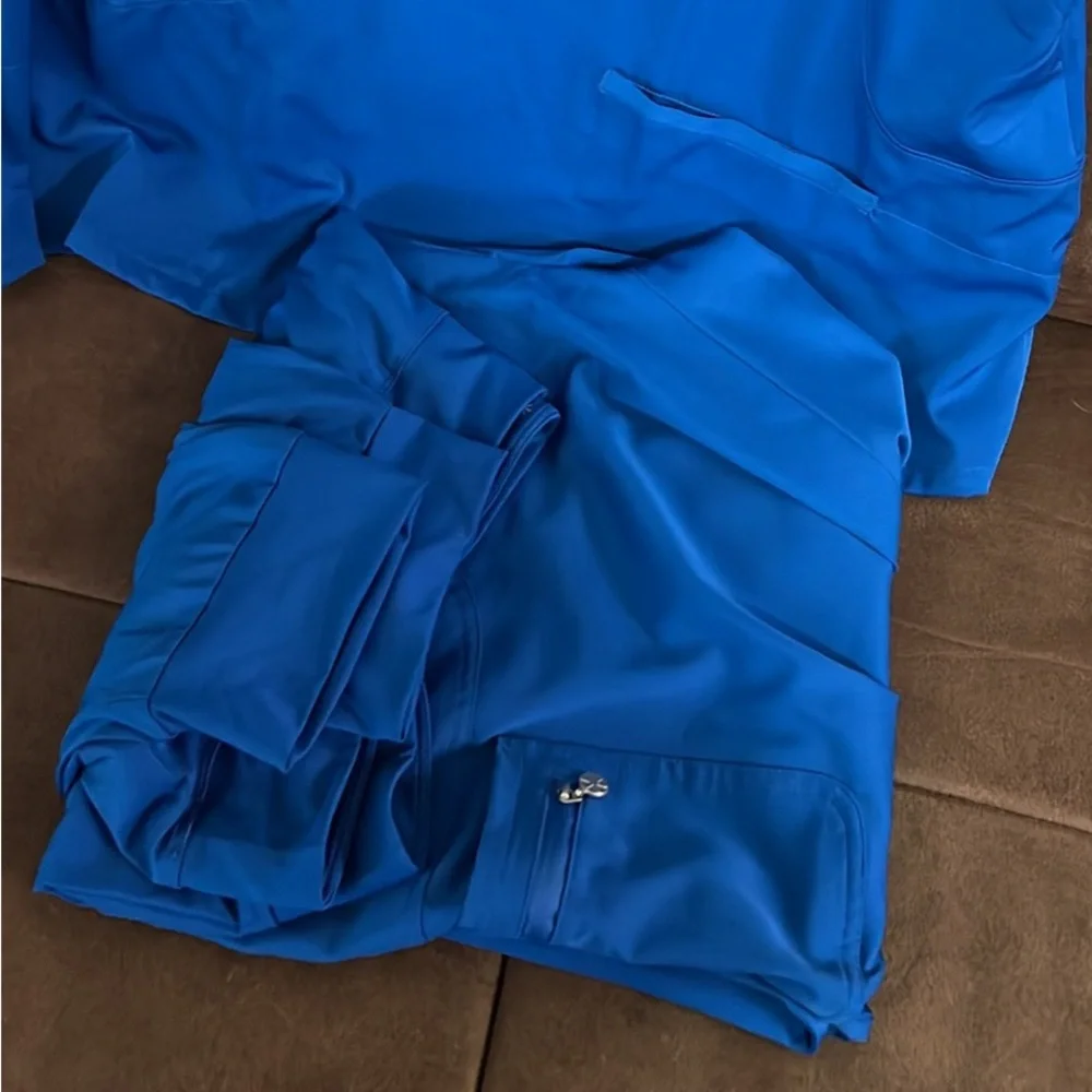 Beyond Scrub Set - Picture 4 of 4